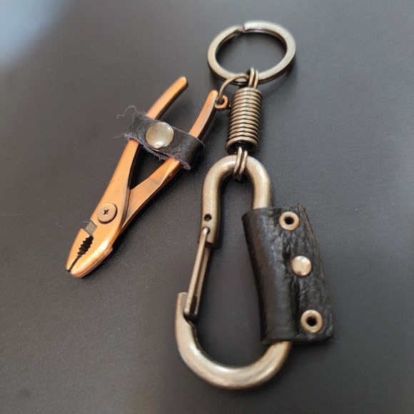 NEW! Key Chain - Picture 1 of 6